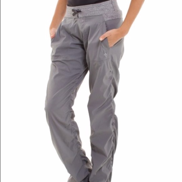 Ivivva Dance Studio Comfy Grey Pants *with Flaw - Picture 6 of 6